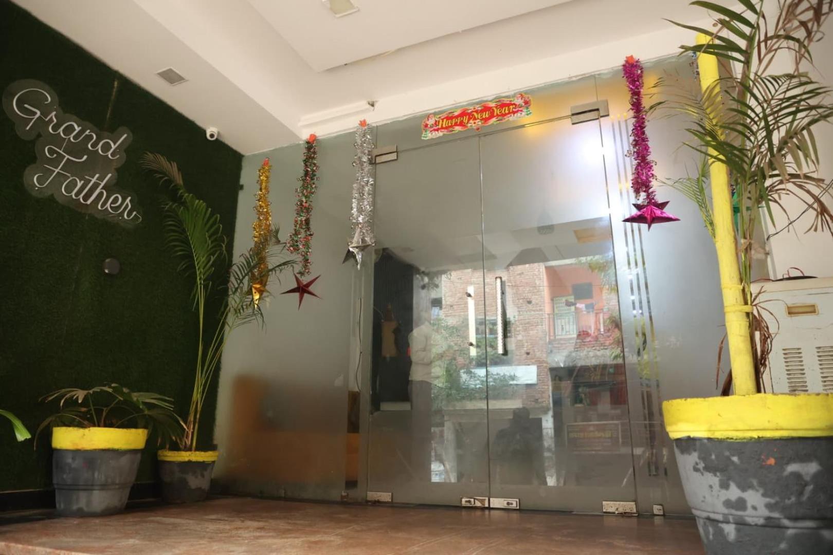 Hotel Grand Father Агра Экстерьер фото
