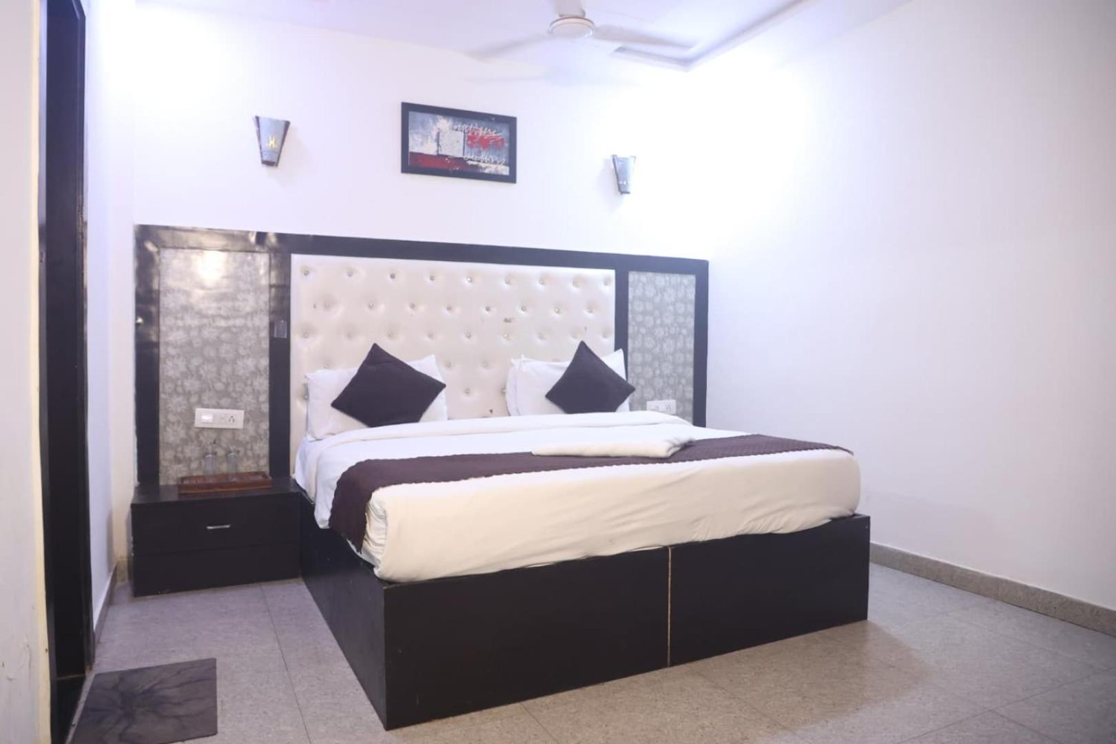 Hotel Grand Father Агра Экстерьер фото