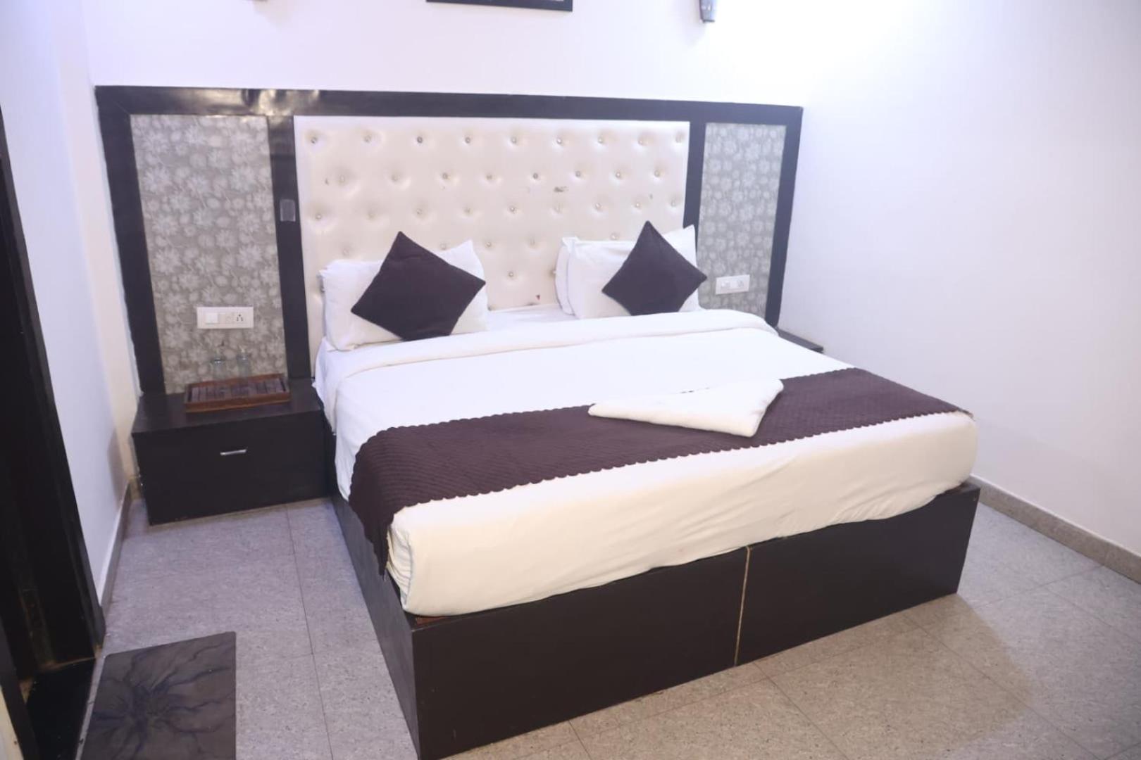 Hotel Grand Father Агра Экстерьер фото